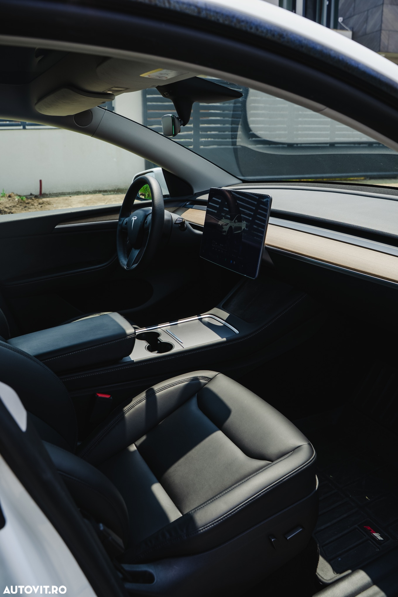 Tesla Model Y AWD Long Range - 18
