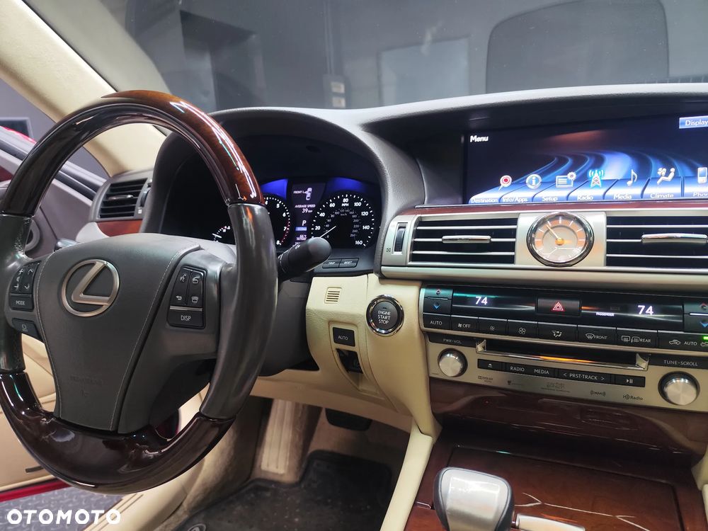 Lexus LS - 16