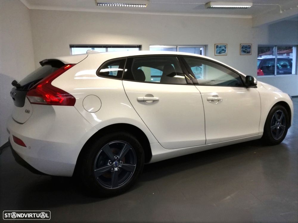 Volvo V40 1.6 D2 Momentum Powershift - 5