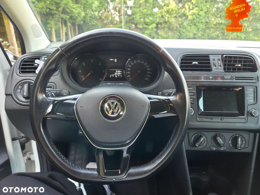 Volkswagen Polo 1.4 TDI (Blue Motion Technology) Comfortline - 10