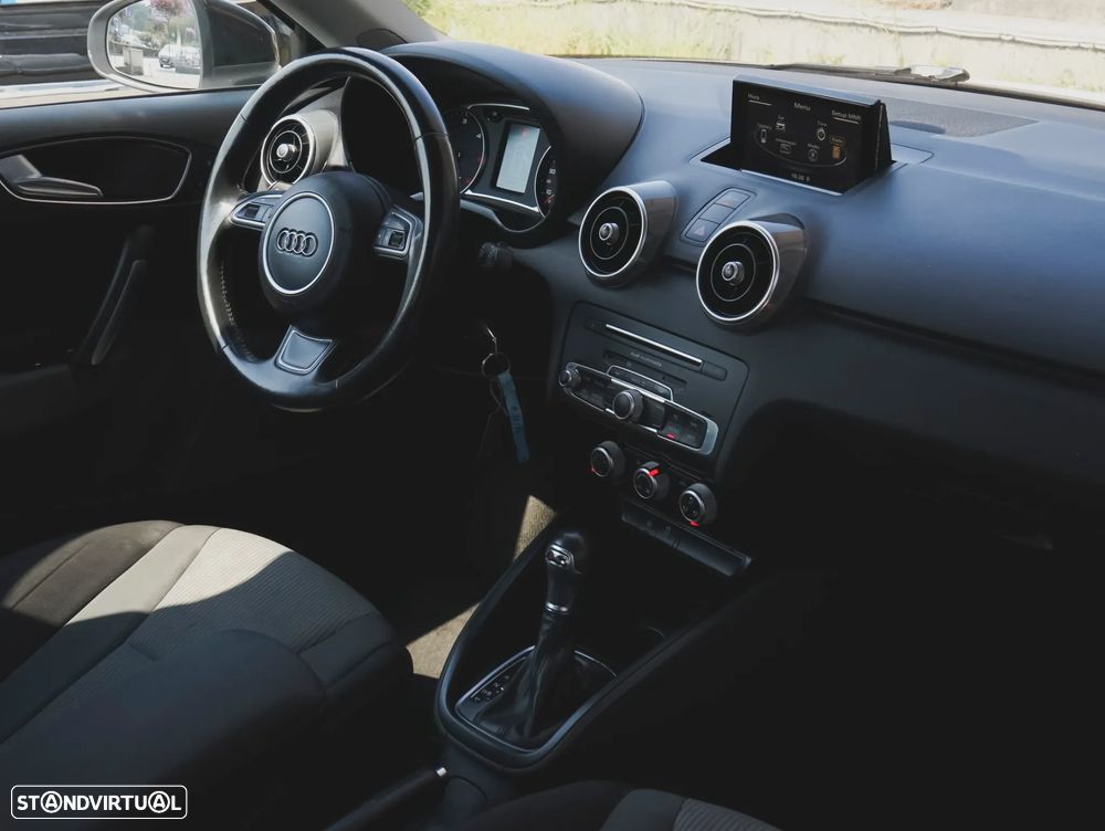 Audi A1 1.6 TDI S tronic design - 9