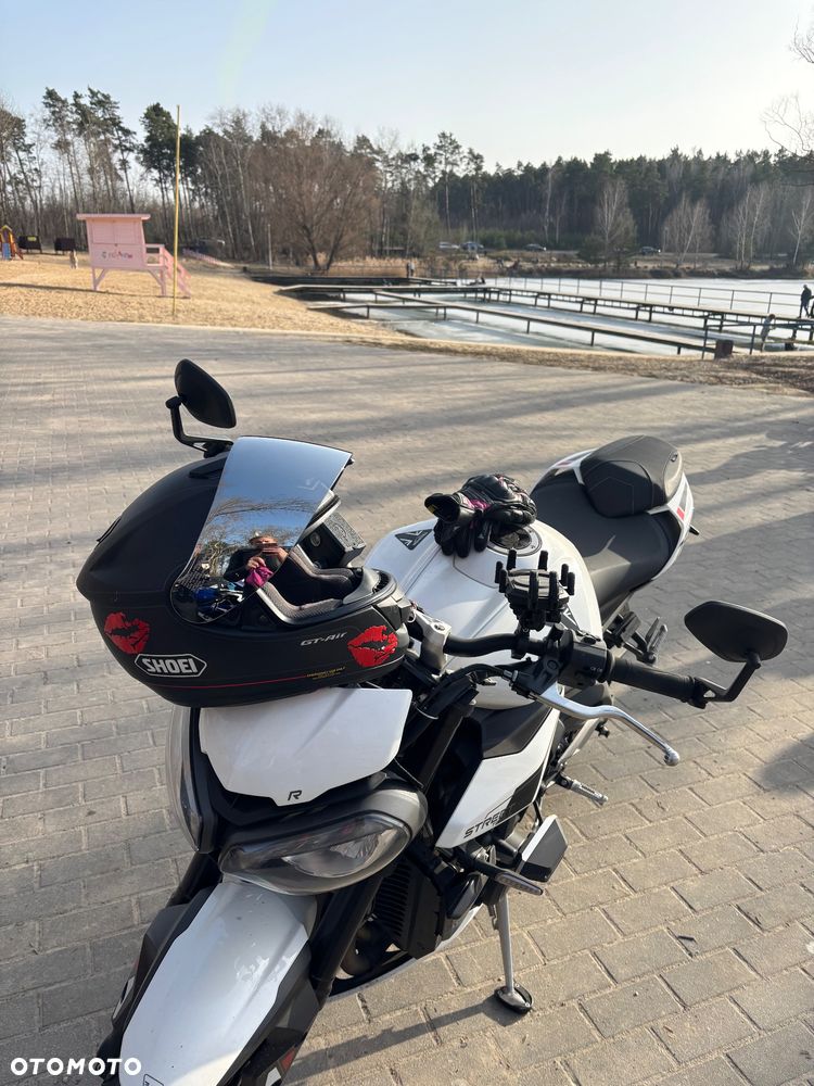 Triumph Street Triple - 10