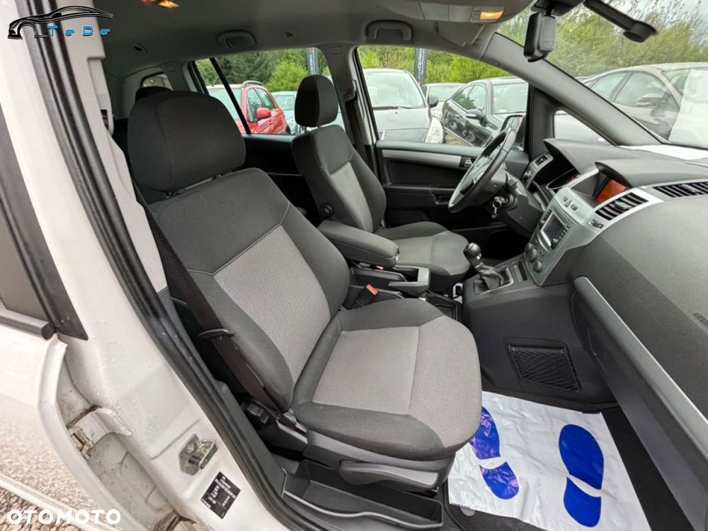 Opel Zafira - 17