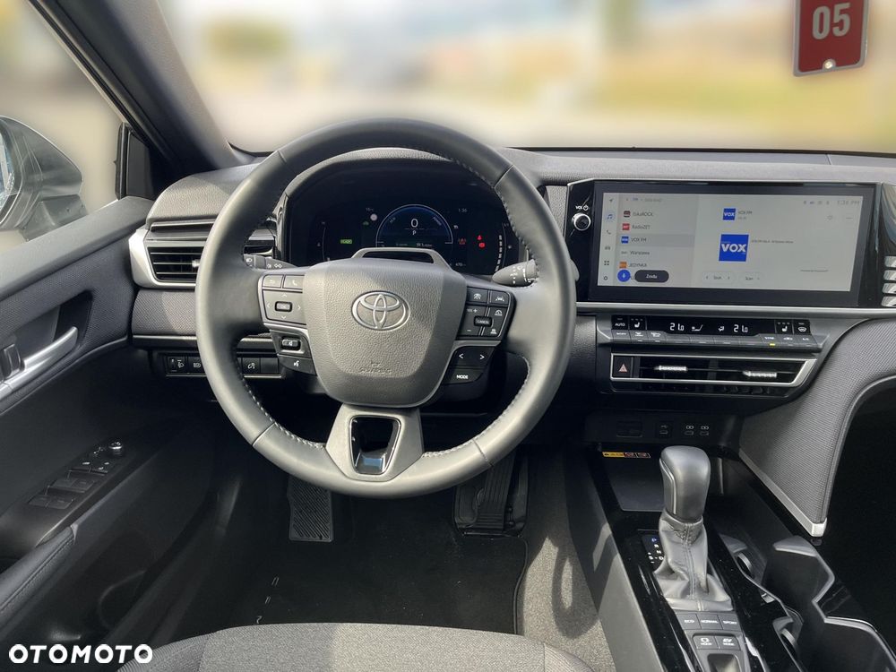 Toyota Camry - 12