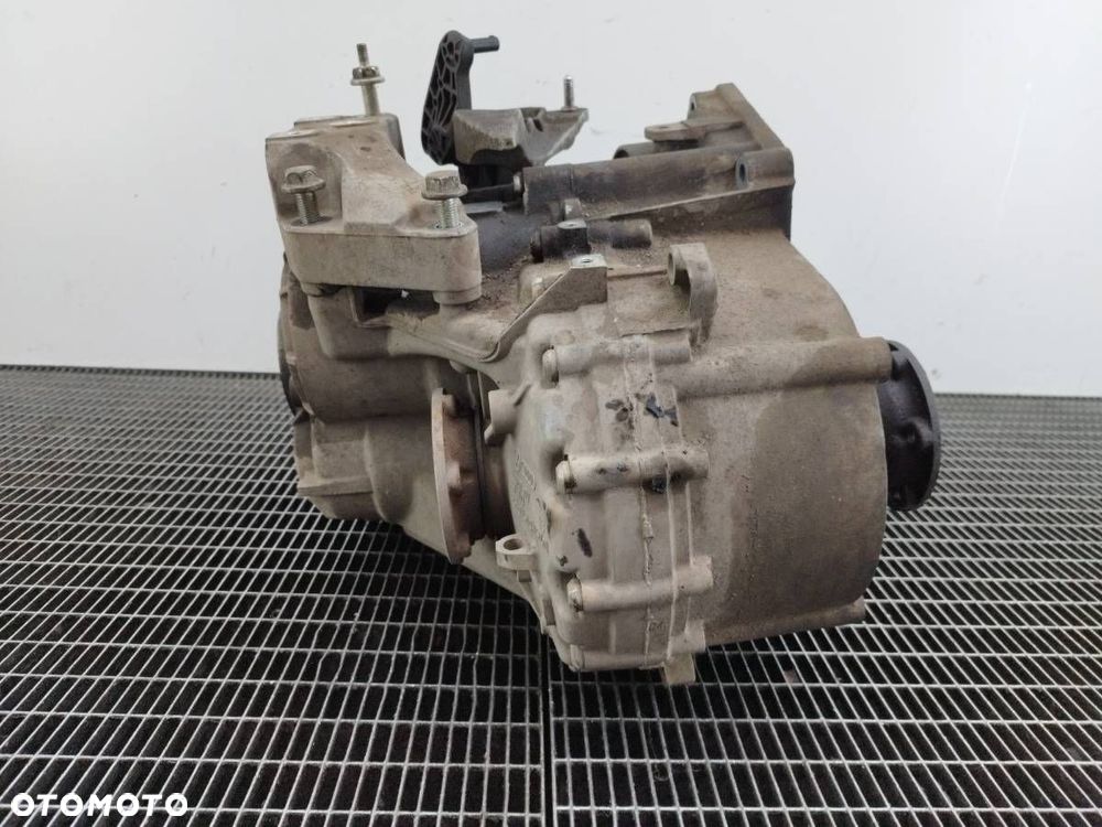 SKRZYNIA BIEGÓW MANUALNA KXX VW PASSAT B6 2.0 TDI 140 - 4