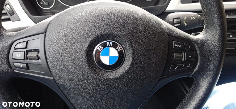 BMW Seria 3 318d - 21