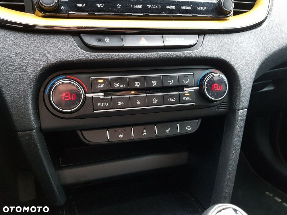 Kia XCeed 1.5 T-GDI L Business Line - 27