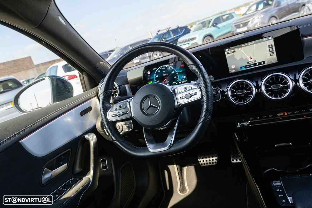 Mercedes-Benz A 250 Limousine e 8G-DCT AMG Line - 23