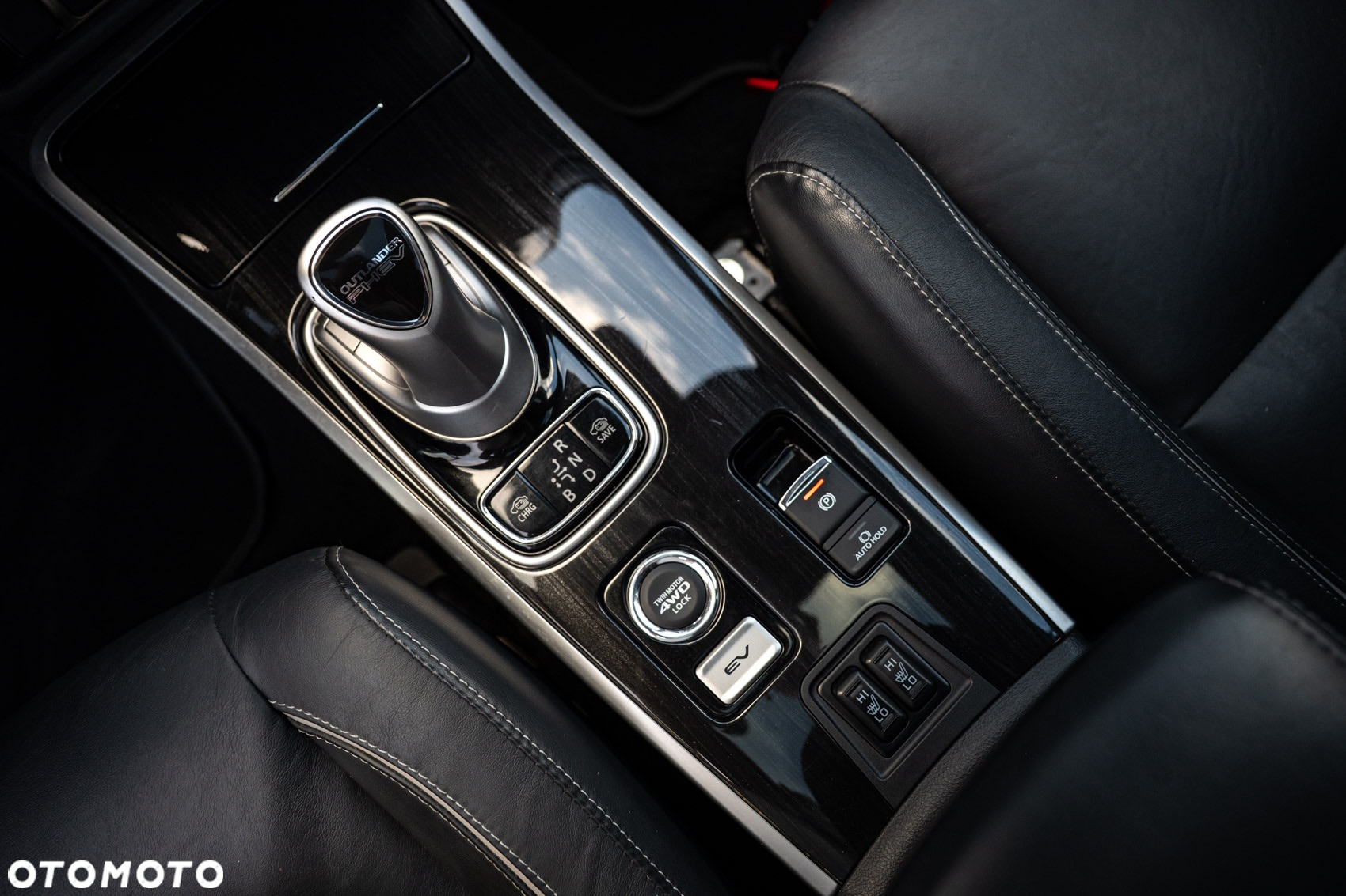 Mitsubishi Outlander PHEV Intense + - 13