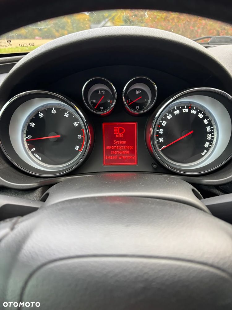 Opel Insignia 2.0 Turbo 4x4 Sport - 12