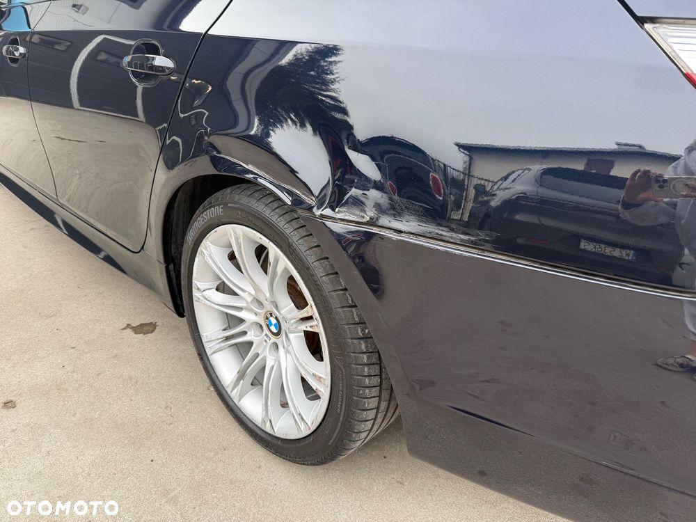 BMW Seria 5 523i - 22