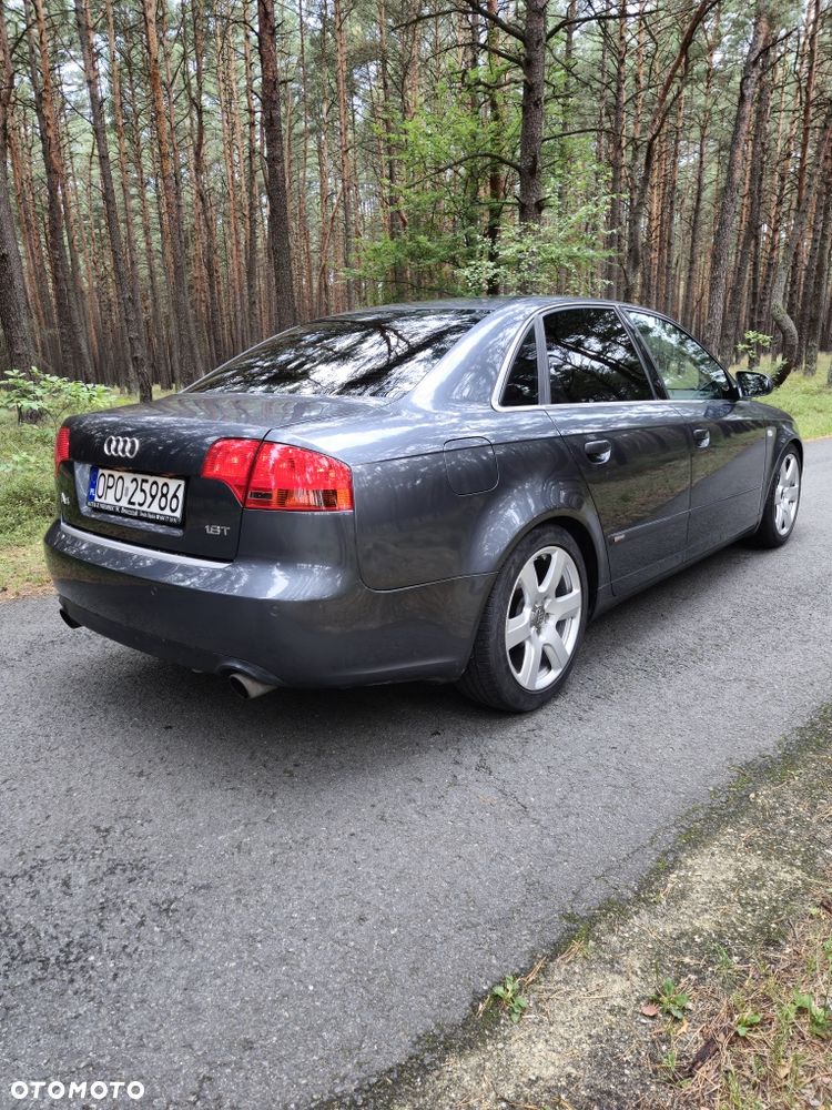 Audi A4 Limousine - 3