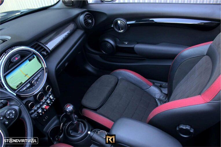 MINI Cabrio John Cooper Works - 20