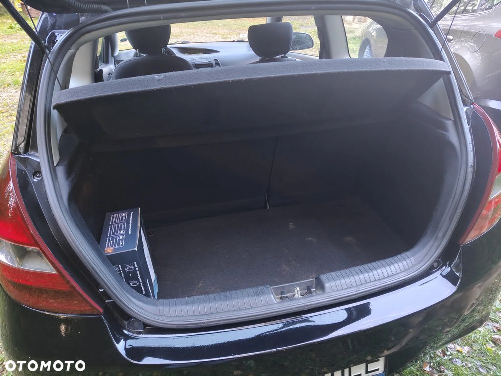 Hyundai i20 1.4 CRDi Comfort EU5 - 14