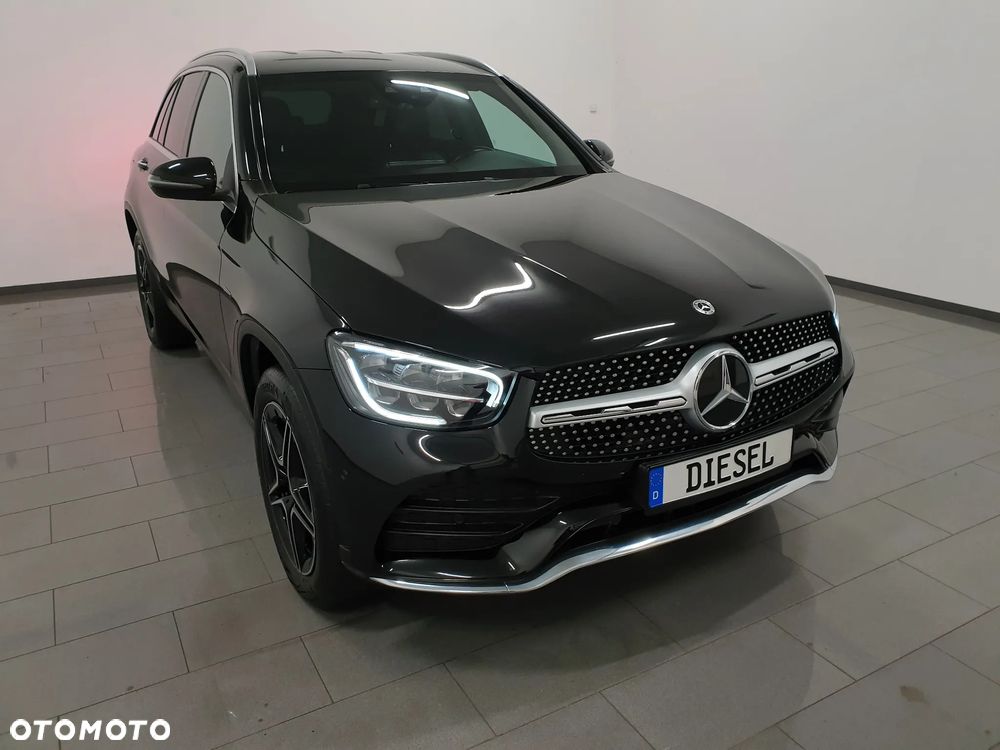 Mercedes-Benz GLC 300 de 4Matic 9G-TRONIC AMG Line Plus - 38
