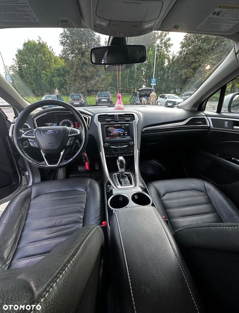 Ford Fusion - 4
