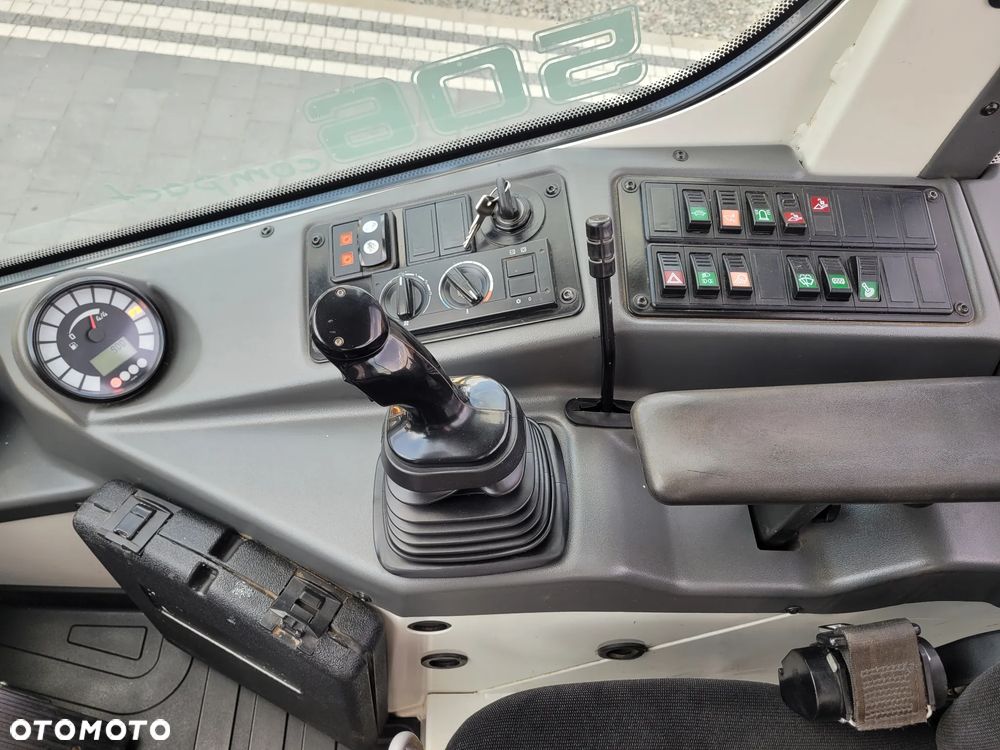 Liebherr L 506C / łyżka otwierana + widły / 1300h / model 2019 / - 21