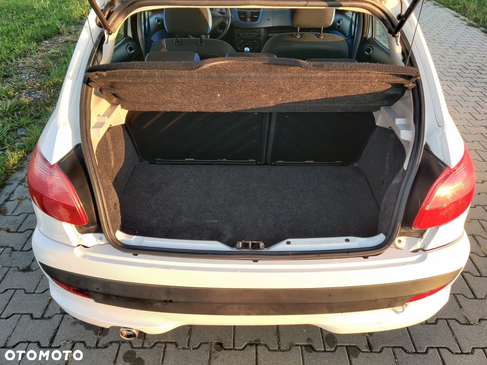 Peugeot 206 plus 75 - 8