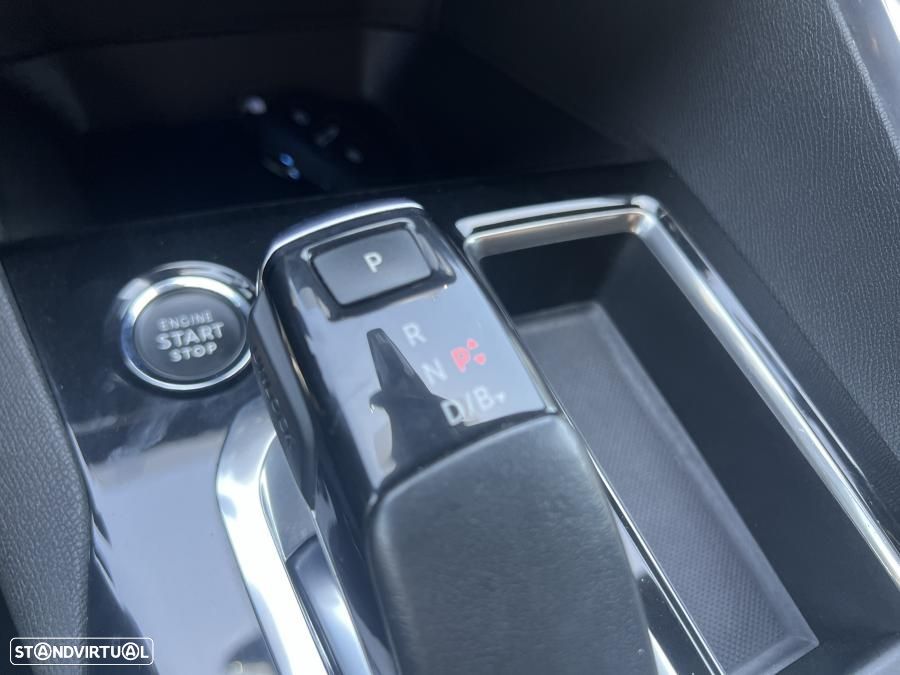 Peugeot 3008 1.6 Hybrid4 GT Pack e-EAT8 - 56
