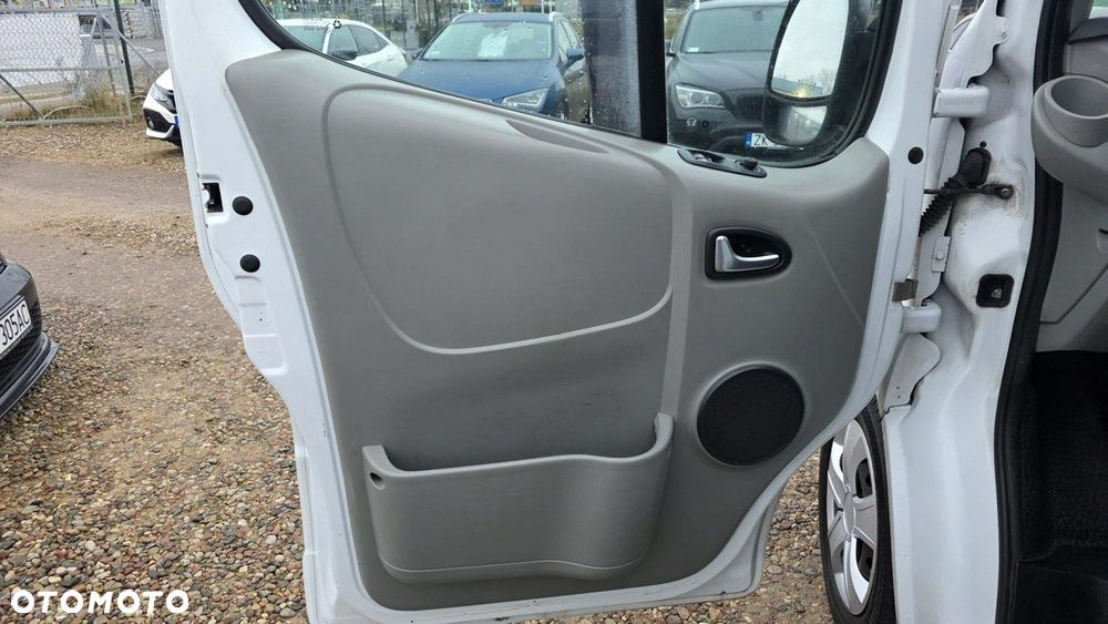 Opel Vivaro - 10