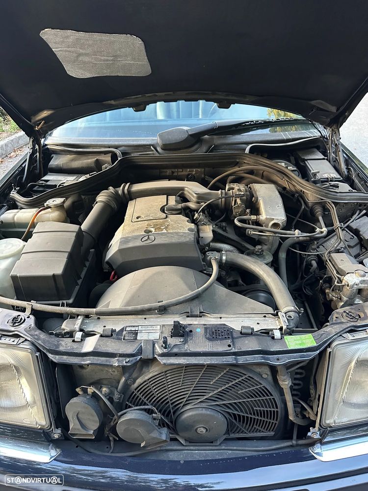 Mercedes-Benz E 200 - 34