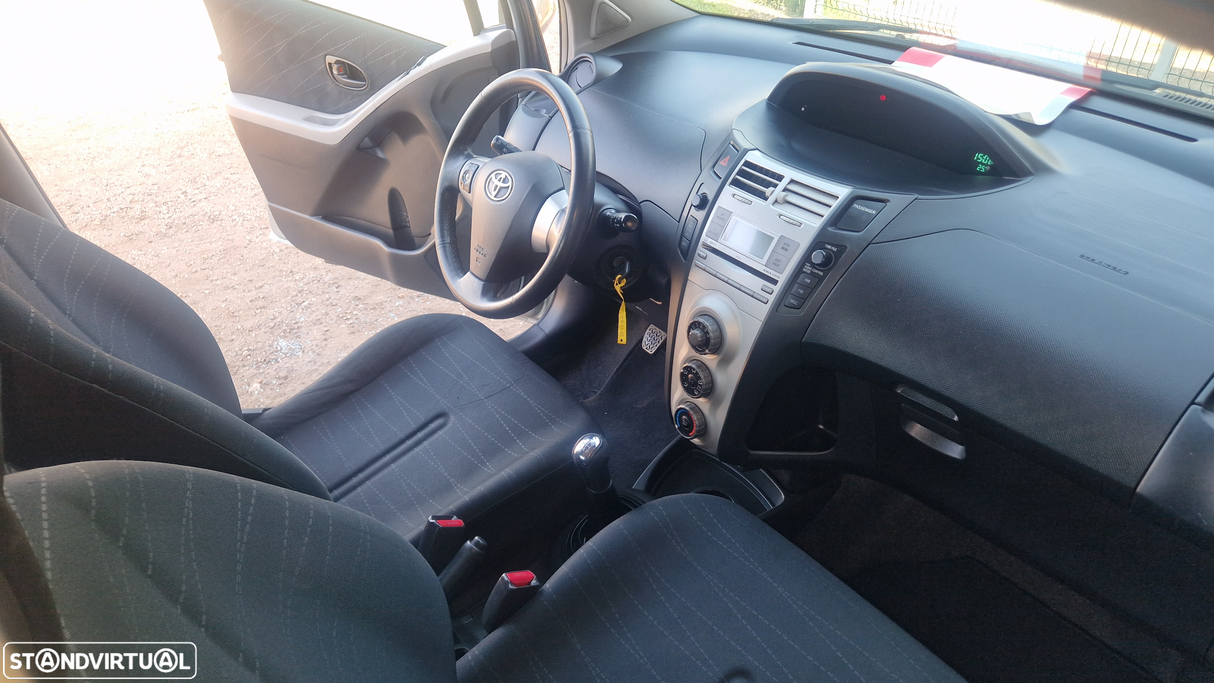 Toyota Yaris 1.4 D-4D AC+VSC - 16