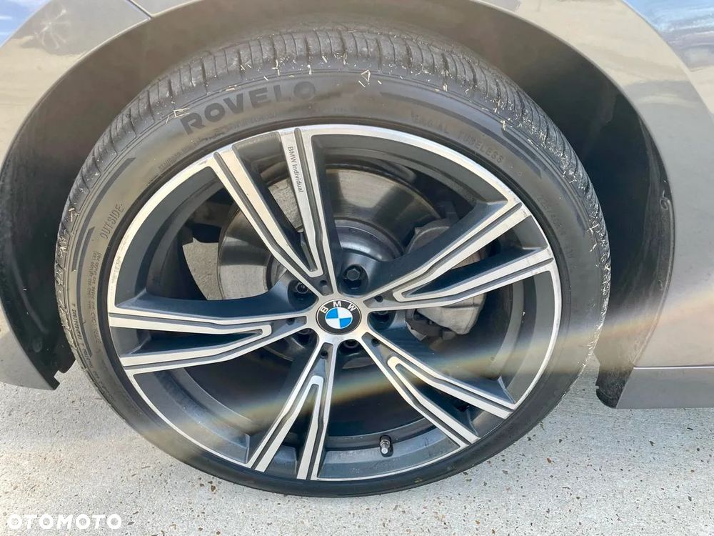 BMW Seria 3 330i - 10