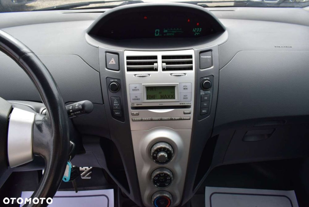 Toyota Yaris - 26