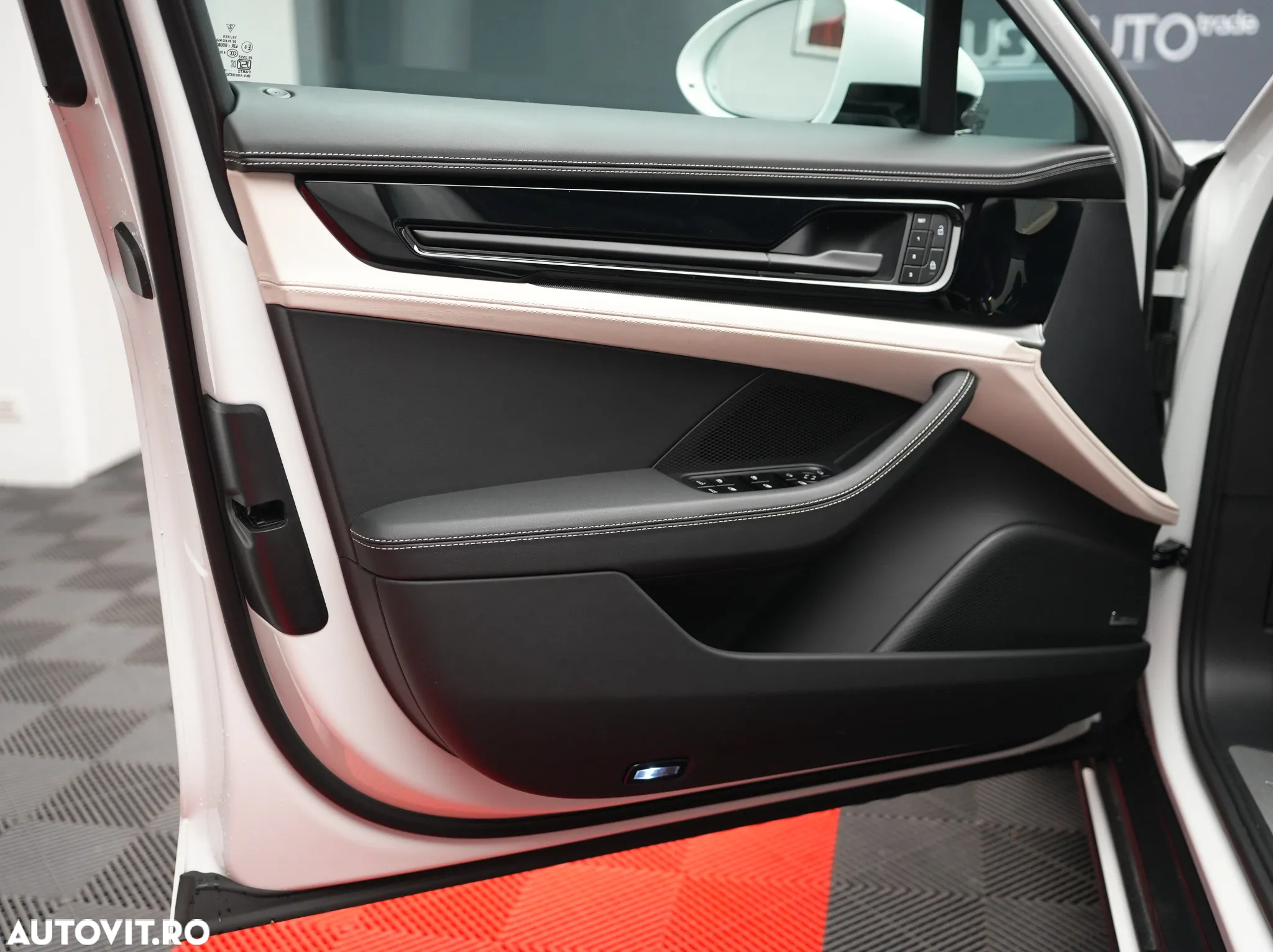 Porsche Panamera Standard - 23