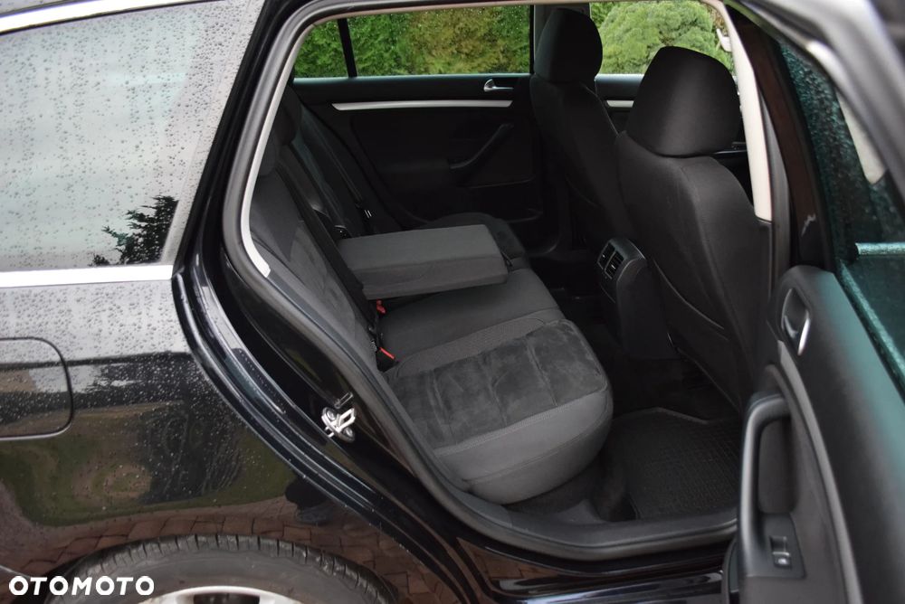 Volkswagen Golf 1.6 TDI Highline - 17