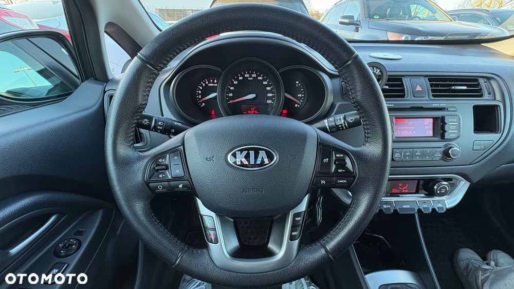 Kia Rio 1.4 L - 12
