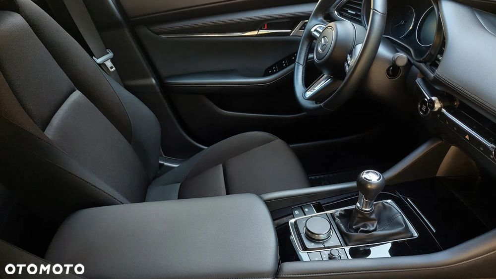 Mazda 3 e-SKYACTIV-G 150 M HYBRID EXCLUSIVE-LINE - 30
