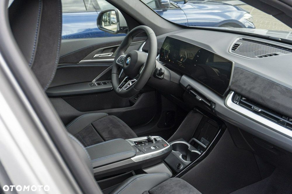 BMW X1 sDrive18i - 25