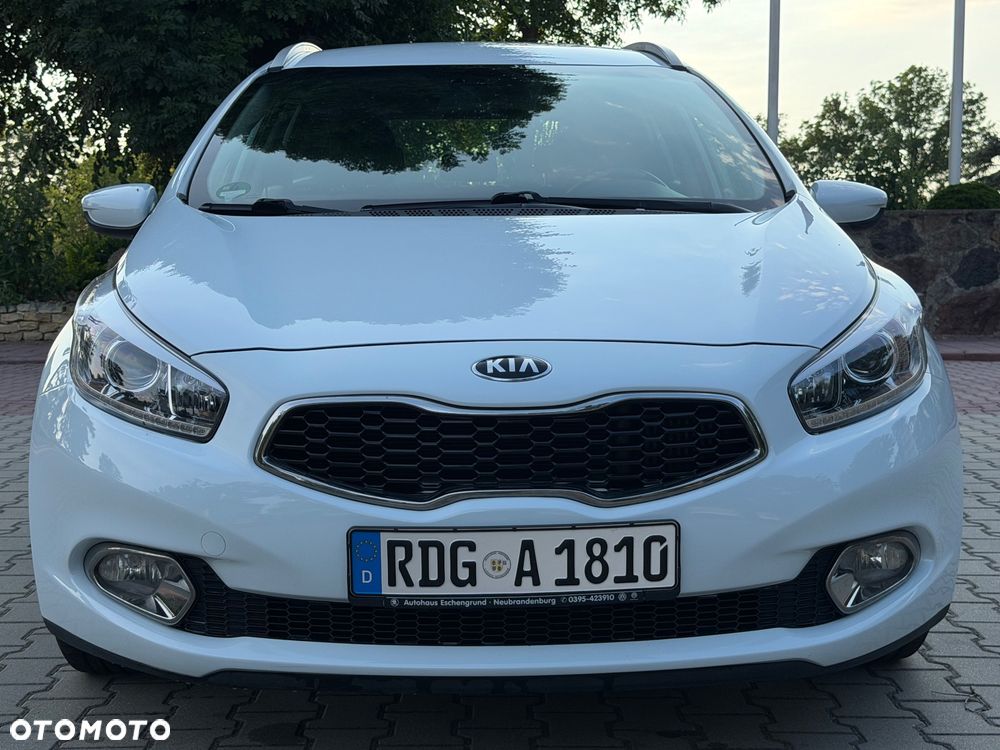 Kia Ceed - 12