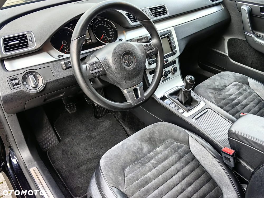 Volkswagen Passat 2.0 TDI Highline - 8