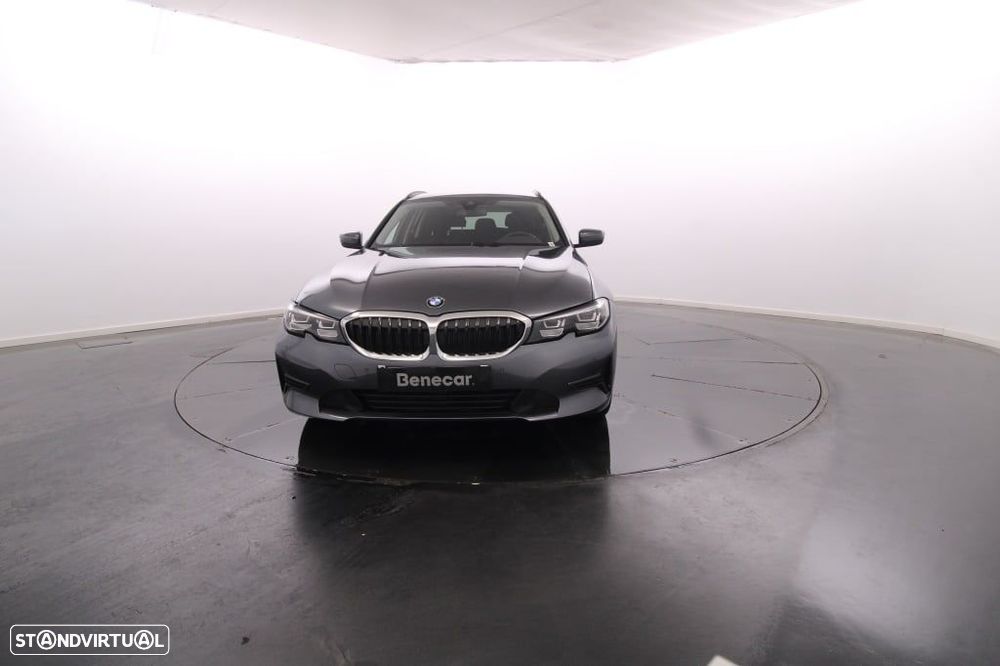 BMW 330 e Touring Auto - 12