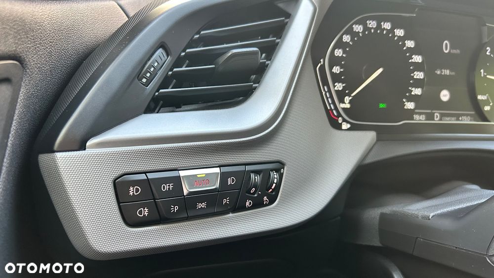BMW Seria 1 118i - 11