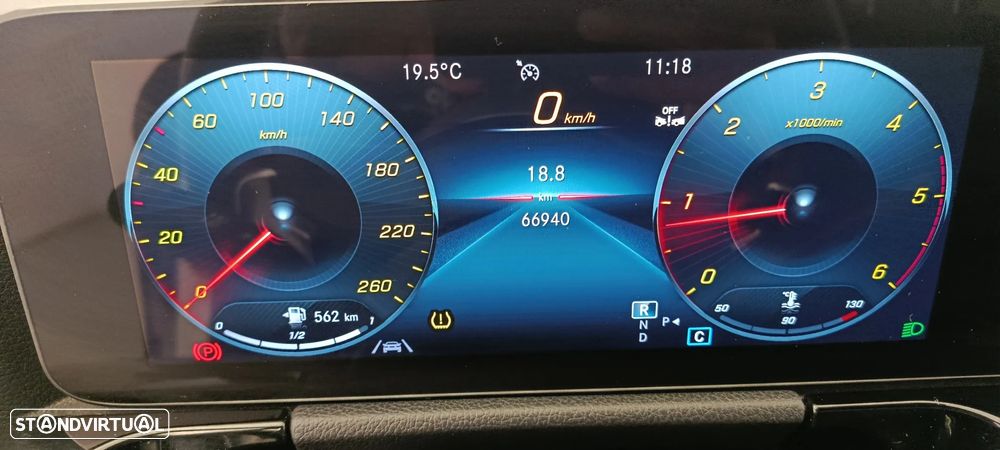 Mercedes-Benz GLA 180 d AMG Line - 24