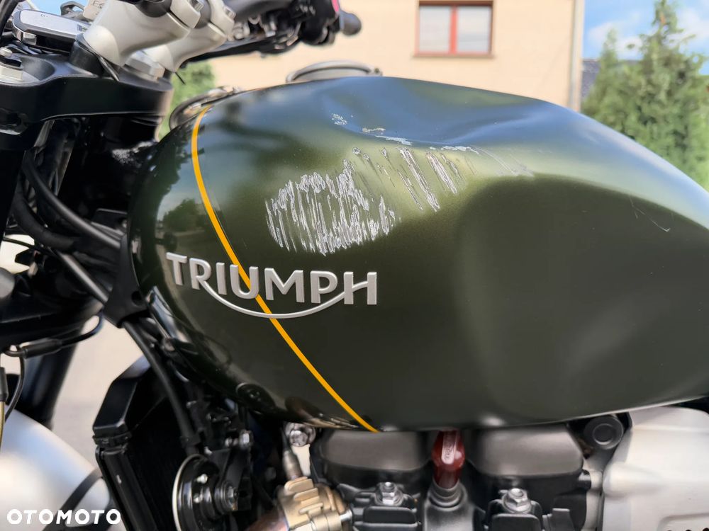 Triumph Scrambler - 15