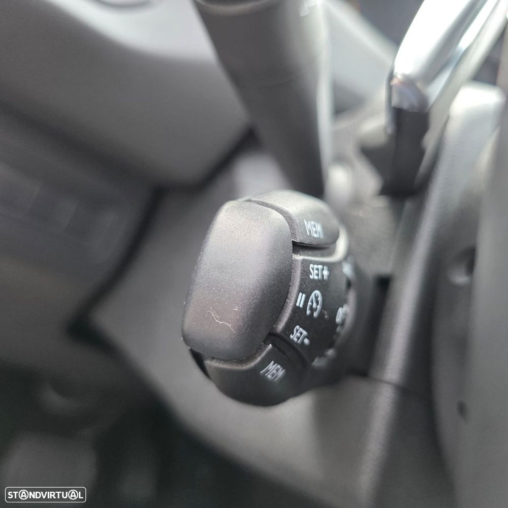 Peugeot 308 SW 1.2 PureTech Allure Pack EAT8 - 24