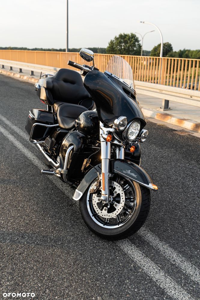 Harley-Davidson FLHT Electra Glide Standard - 12