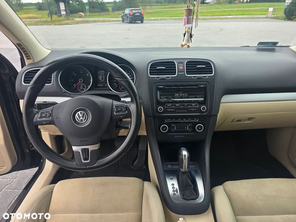 Volkswagen Golf 1.6 TDI Highline DSG - 12
