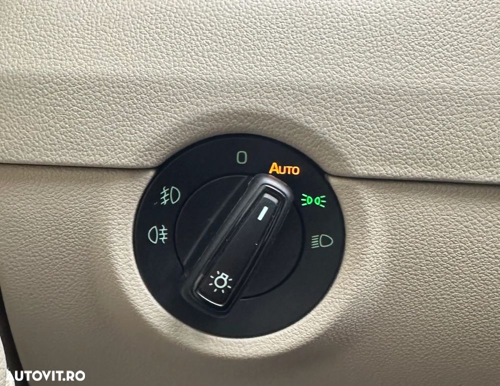 Skoda Octavia 1.6 TDI DSG Style - 31