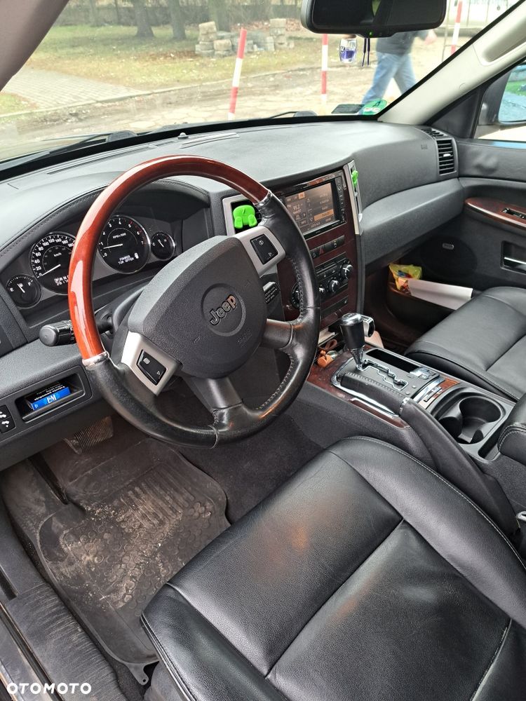 Jeep Grand Cherokee - 8
