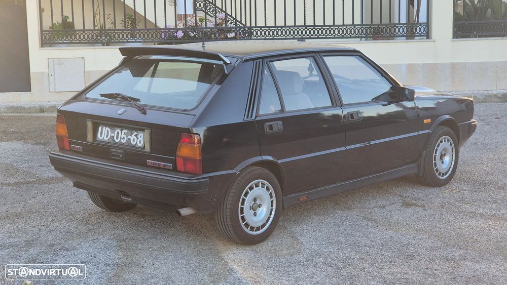 Lancia Delta 1.6 HF Turbo - 1