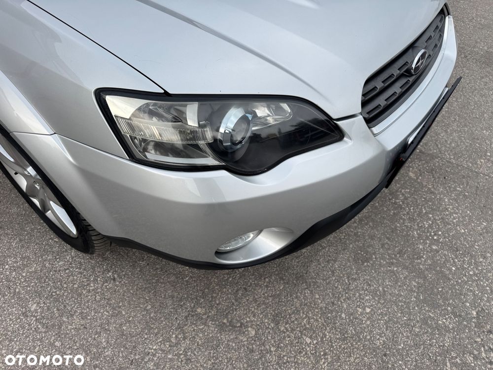 Subaru Outback 3.0 H6 - 10