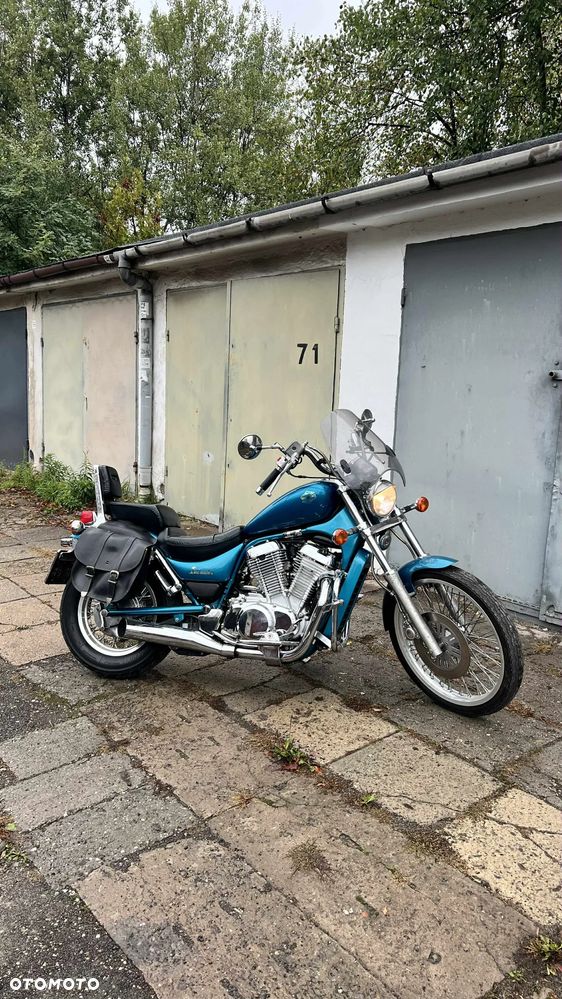 Suzuki Intruder - 17