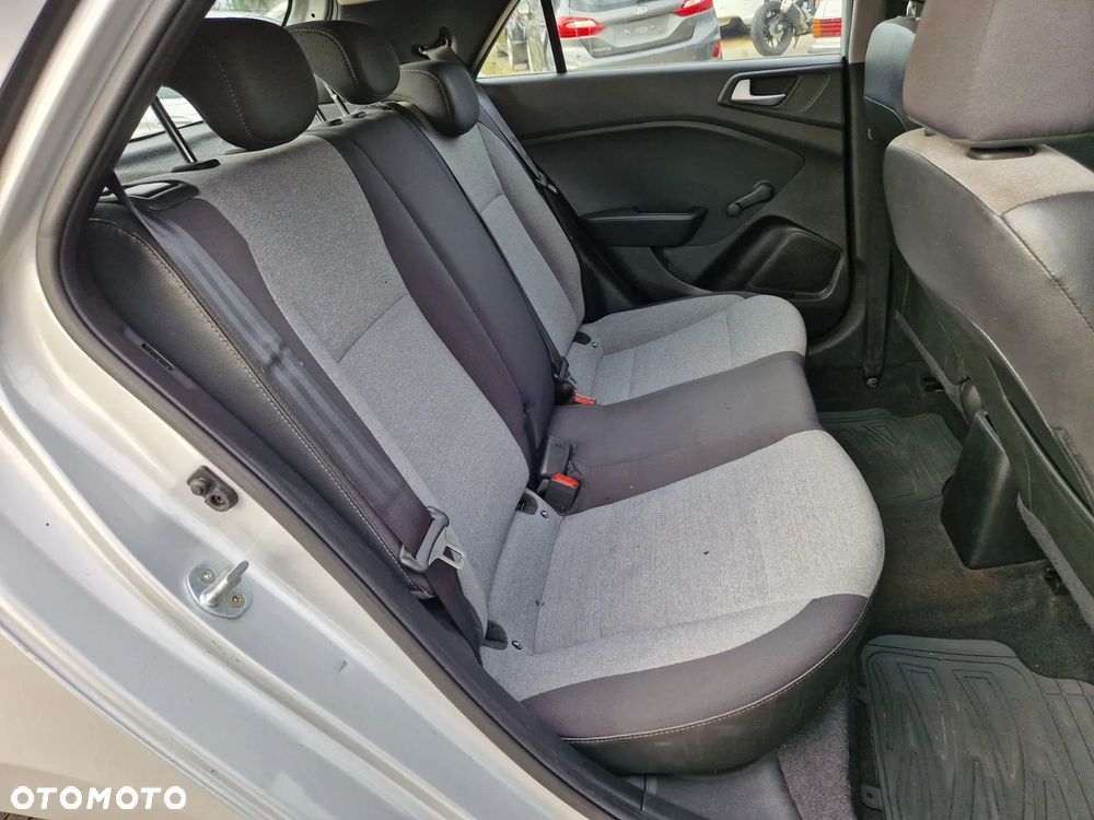 Hyundai i20 - 11