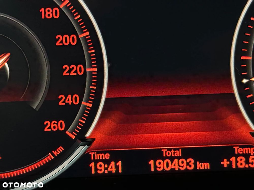 BMW X6 xDrive40d - 9