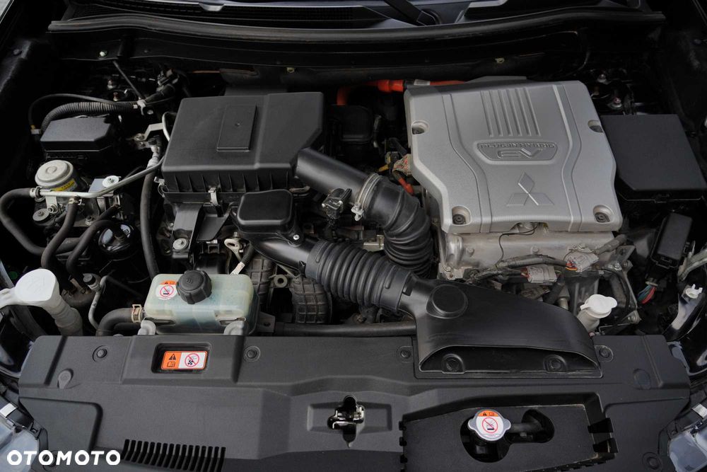 Mitsubishi Outlander - 8